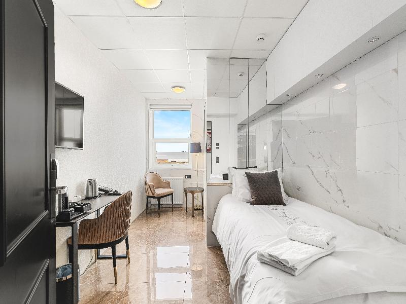 Hotel Keflavik image