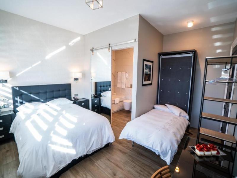 Hotel Keflavik image
