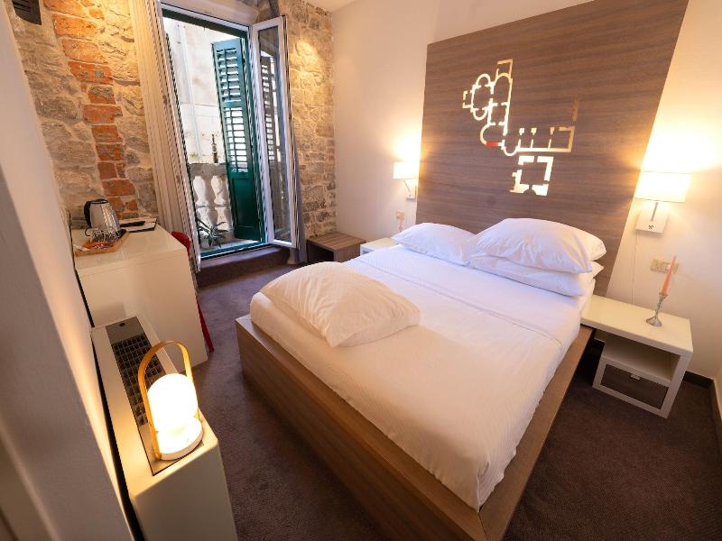 Slavija Culture Heritage Hotel image