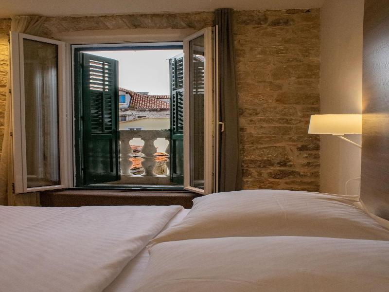 Slavija Culture Heritage Hotel image