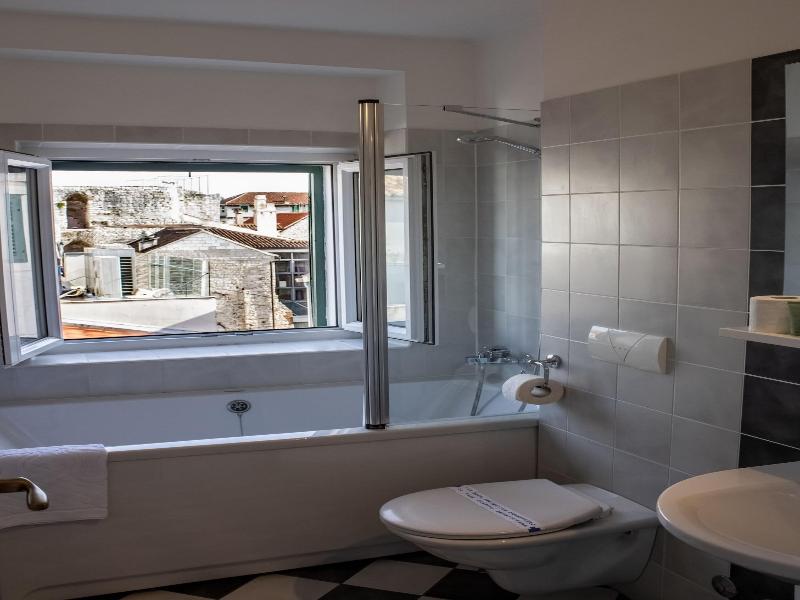 Slavija Culture Heritage Hotel image
