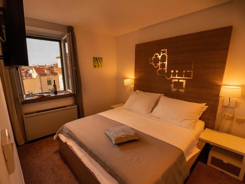 Slavija Culture Heritage Hotel image