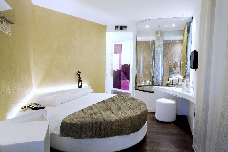 Hotel Exclusive 4