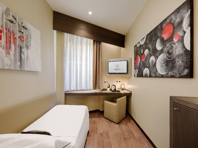 Hotel Mentana image