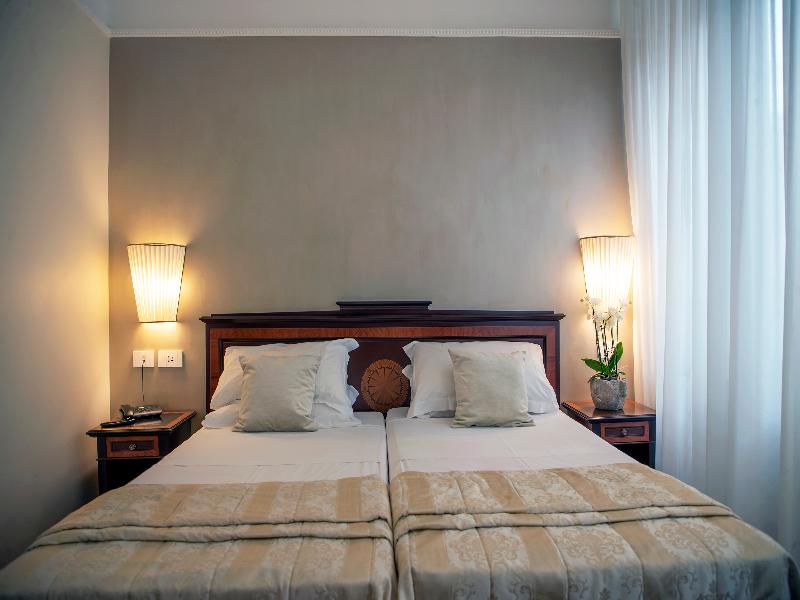 Hotel Cecil image