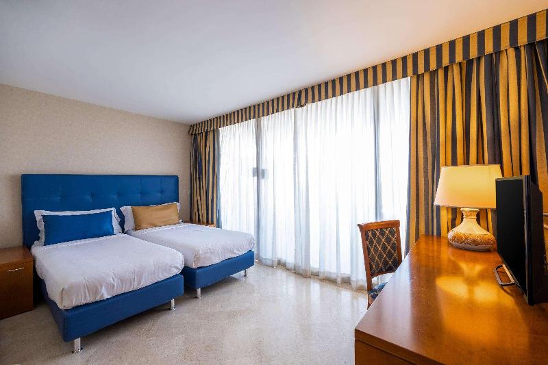 Comfort Hotel Fiumicino City image