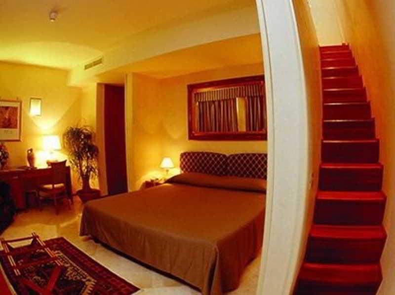 Comfort Hotel Fiumicino City image