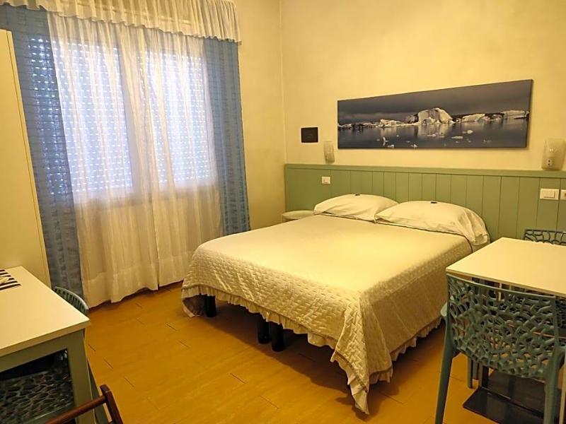 Euro Hotel image