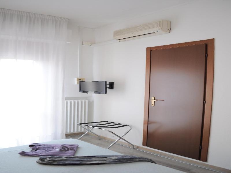 Hotel Cecile image