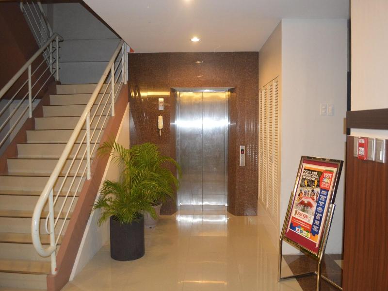 ALU Hotel Davao image