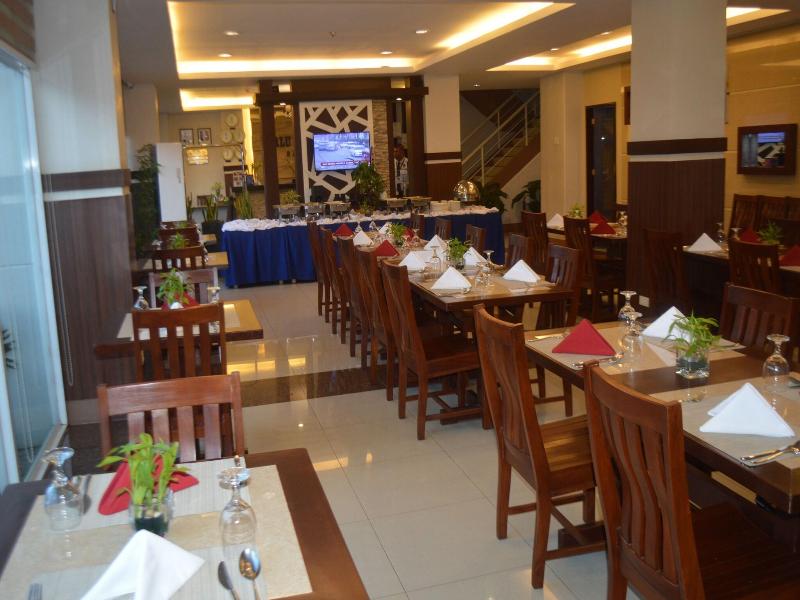 ALU Hotel Davao image