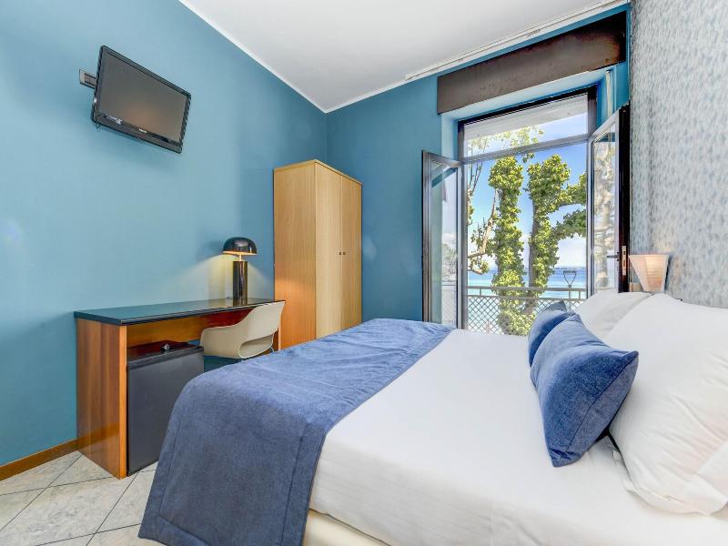 Hotel Aurora image
