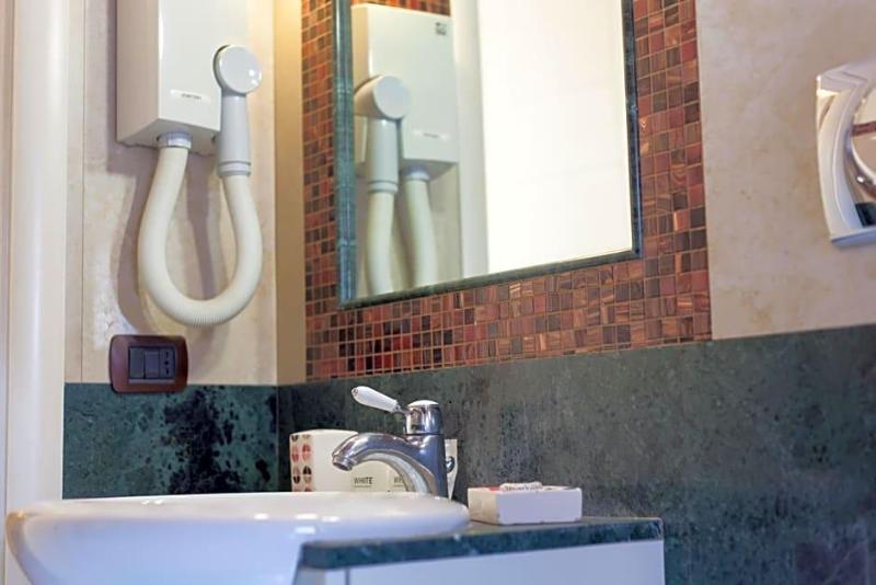 B&B Best Suites Trevi image