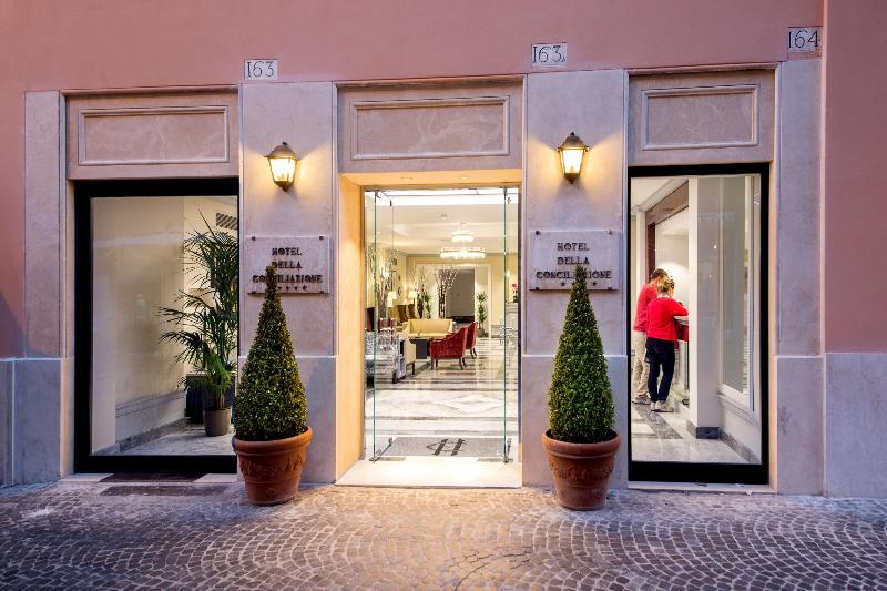 Stay in style at Hotel Della Conciliazione