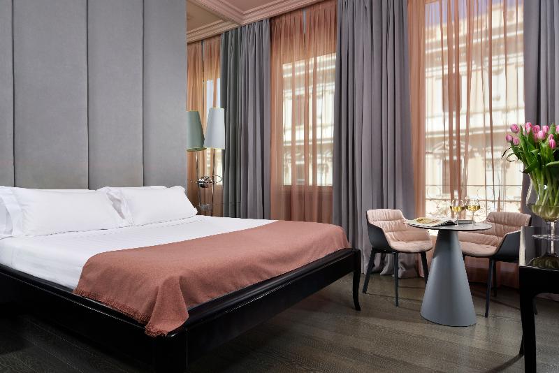 Leon's Place Hotel image