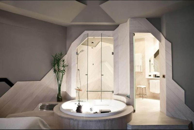 Isa Hotel image