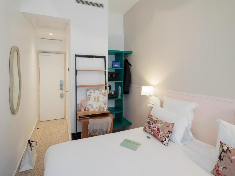 Trendy Canettes Hotel image