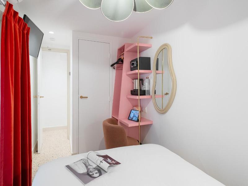 Trendy Canettes Hotel image