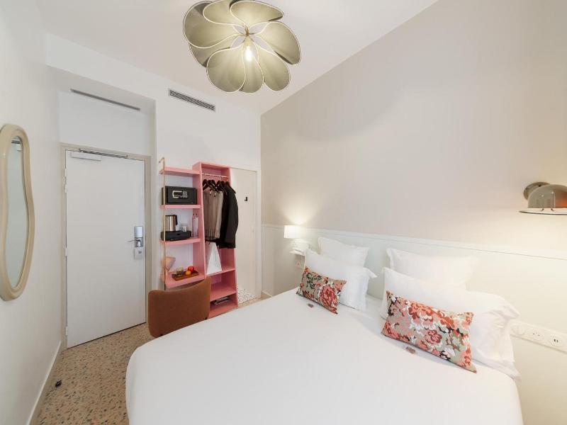 Trendy Canettes Hotel image