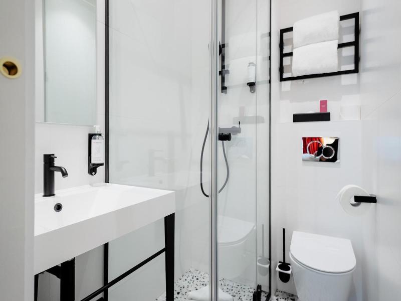 Trendy Canettes Hotel image