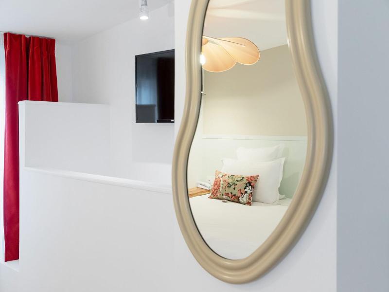 Trendy Canettes Hotel image