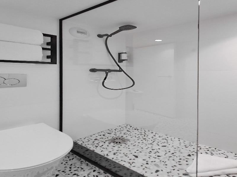 Trendy Canettes Hotel image