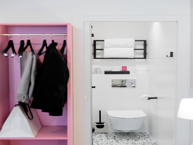 Trendy Canettes Hotel image