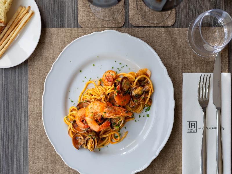 iH Hotels Milano Lorenteggio image