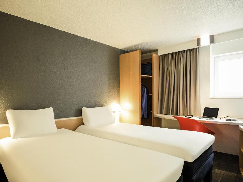 ibis Orly Chevilly Tram 7 image