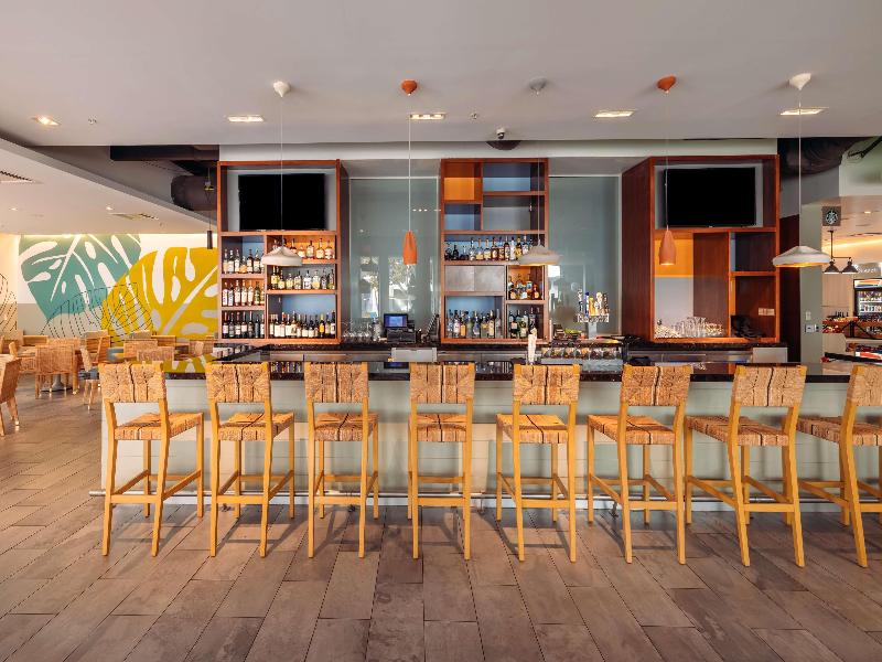 Hotel MdR Marina del Rey - a DoubleTree by Hilton image