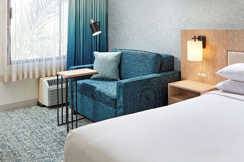 Hotel MdR Marina del Rey - a DoubleTree by Hilton image