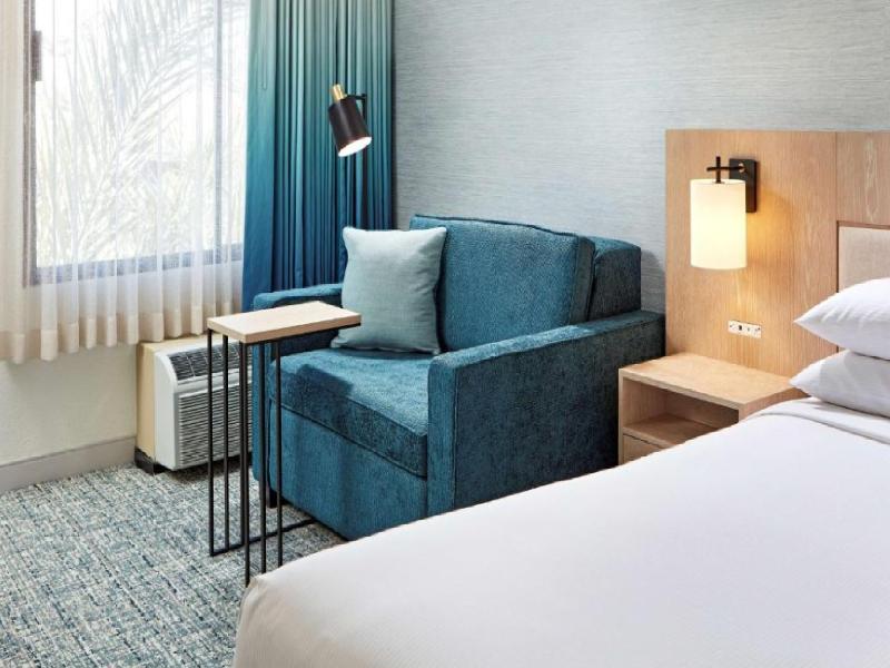 Hotel MdR Marina del Rey - a DoubleTree by Hilton image