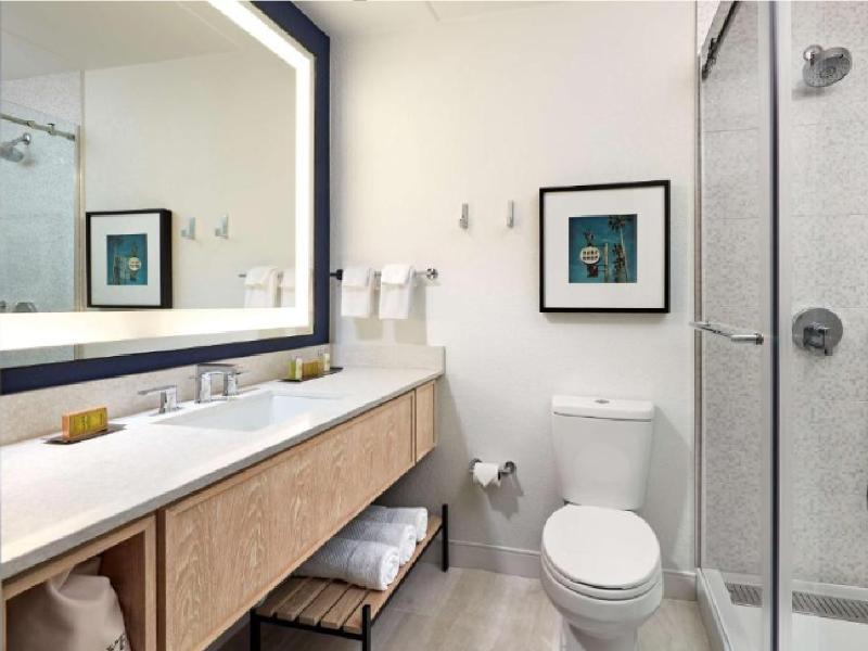 Hotel MdR Marina del Rey - a DoubleTree by Hilton image