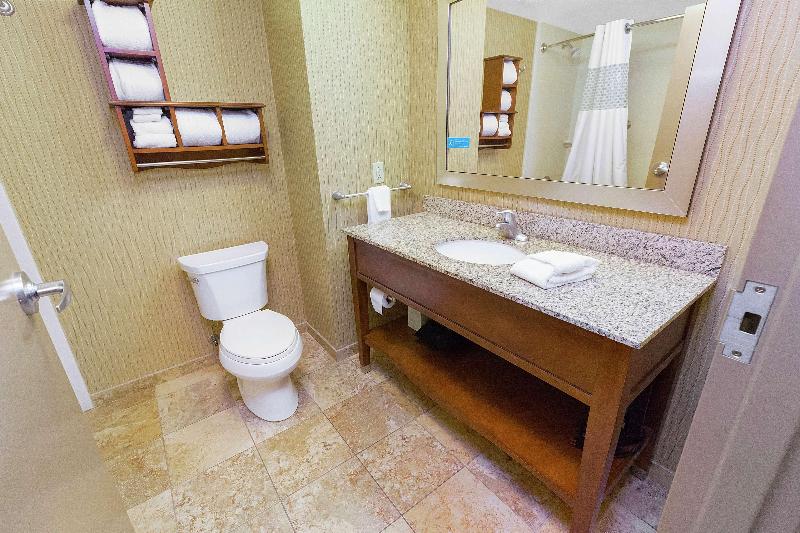 Hampton Inn Waynesburg image