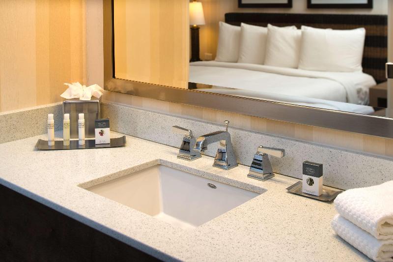Doubletree By Hilton Beaverton image