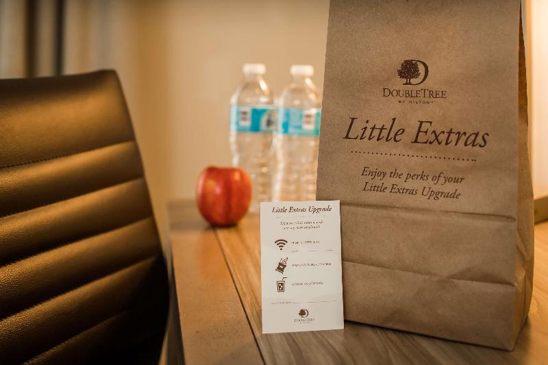 Doubletree By Hilton Beaverton image