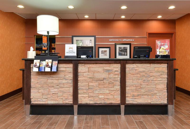 Hampton Inn Ottumwa — photo 22