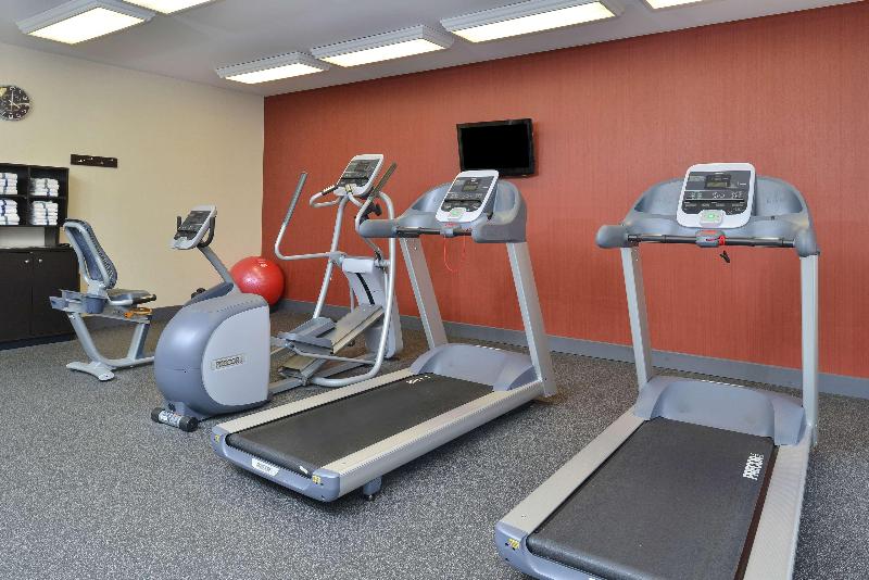 Hampton Inn Ottumwa — photo 44