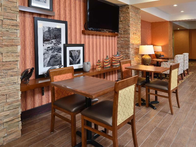 Hampton Inn Ottumwa image