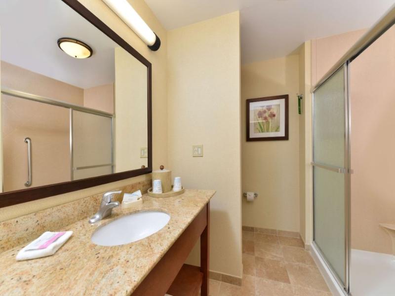 Hampton Inn Ottumwa image