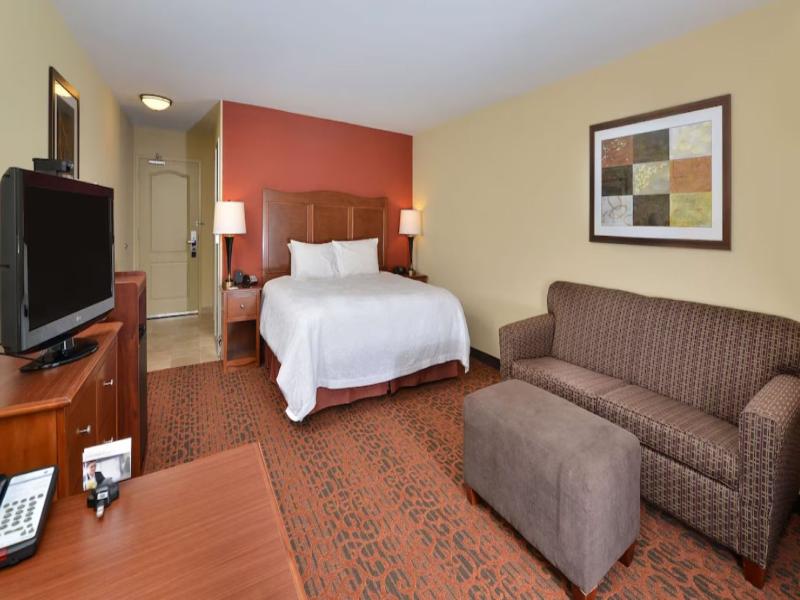 Hampton Inn Ottumwa image