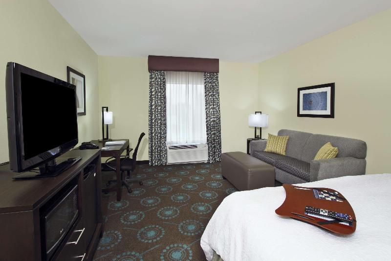 Hampton Inn Beeville image