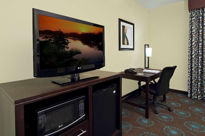 Hampton Inn Beeville image