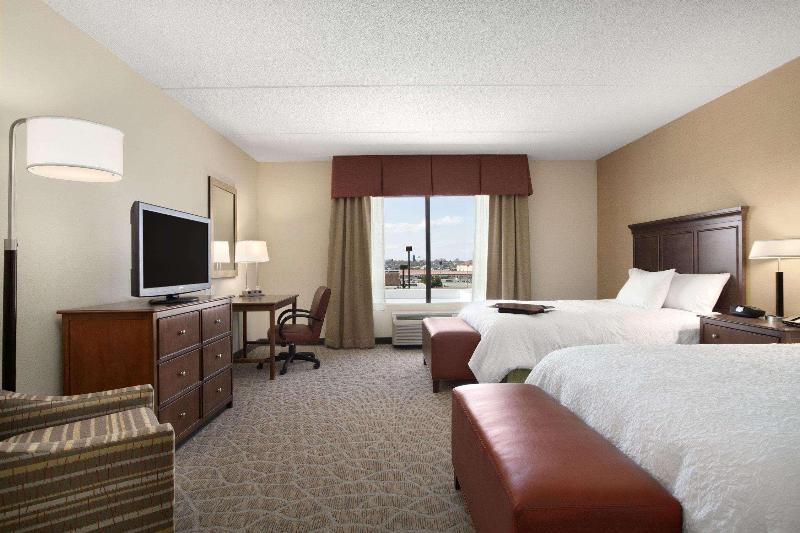 Hampton Inn & Suites Charles Town image