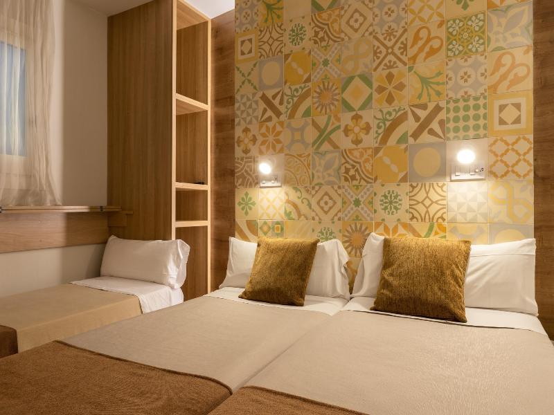 Hostal Mare Nostrum image