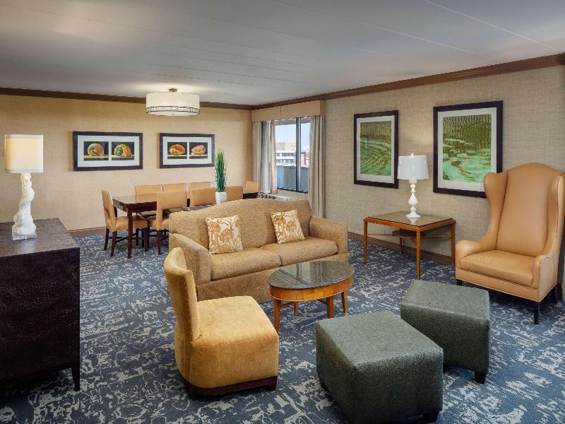 Doubletree By Hilton Boston North Shore image