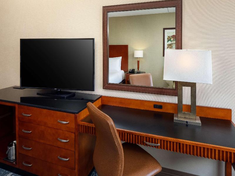 Doubletree By Hilton Boston North Shore image