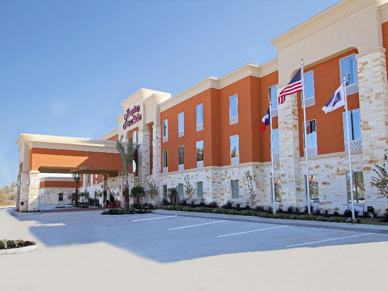 Hampton Inn and Suites Winnie image