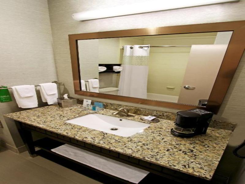 Hampton Inn and Suites Winnie image