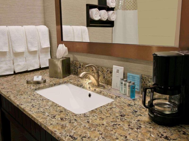 Hampton Inn and Suites Winnie image